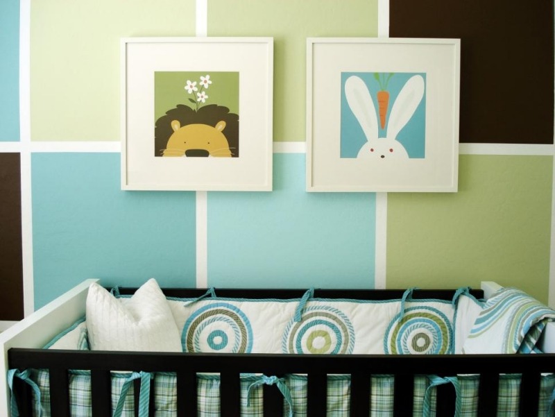 Babyzimmer-Blau-Quadrate-streichen-Ideen-gruen
