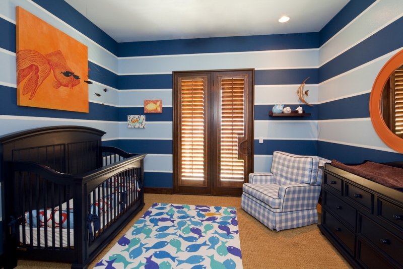 Babyzimmer-Blau-Streifen-horizontal-Ideen