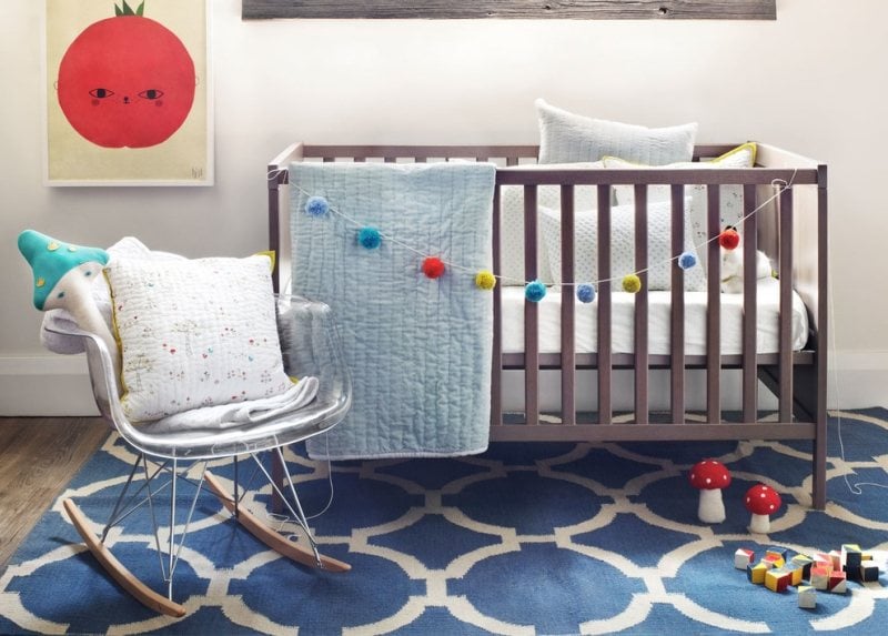Babyzimmer-Blau-Teppich-skandinavisch-einrichten-Ideen