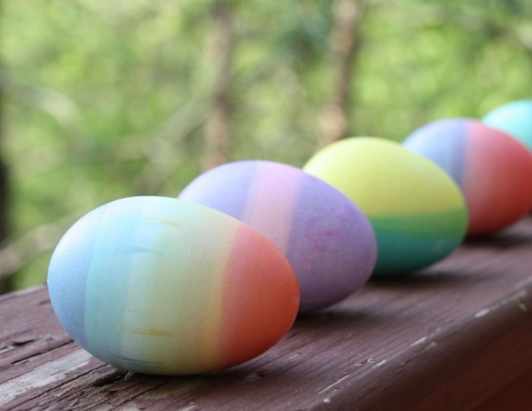 Eier färben Ombre-Effekt-erzielen-Ideen