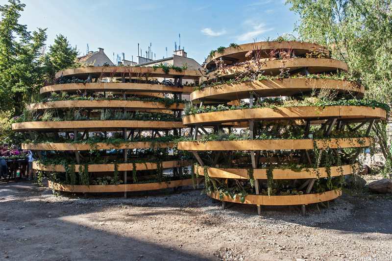 Hochbeet-Garten-Parkanlage-Wroclaw-innovatives-Projekt