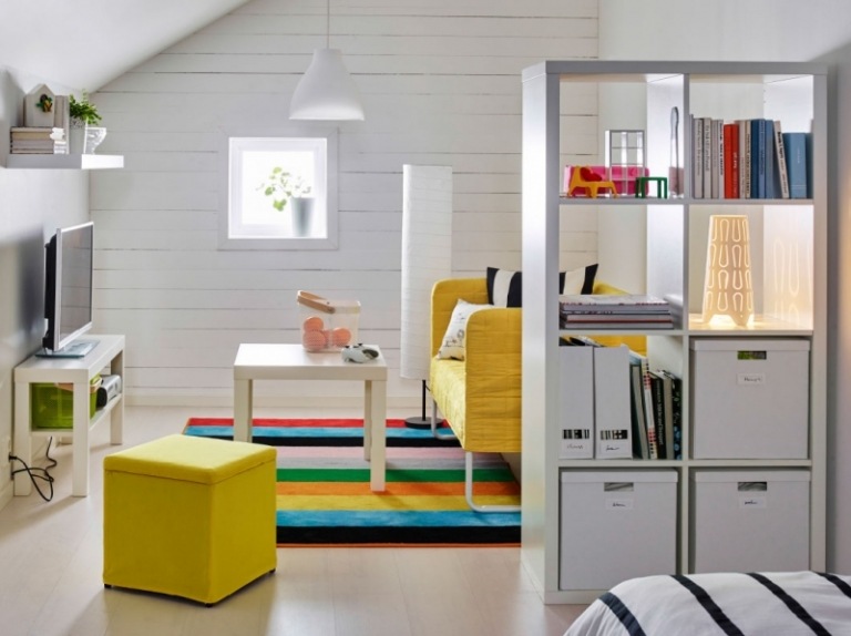 Ikea-Regale-Kallax-Raumteiler-kleine-Einzimmerwohnung