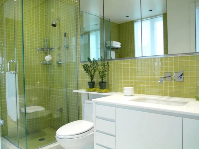 Mosaik-Fliesen-Gruen-modernes-kleines-Badezimmer