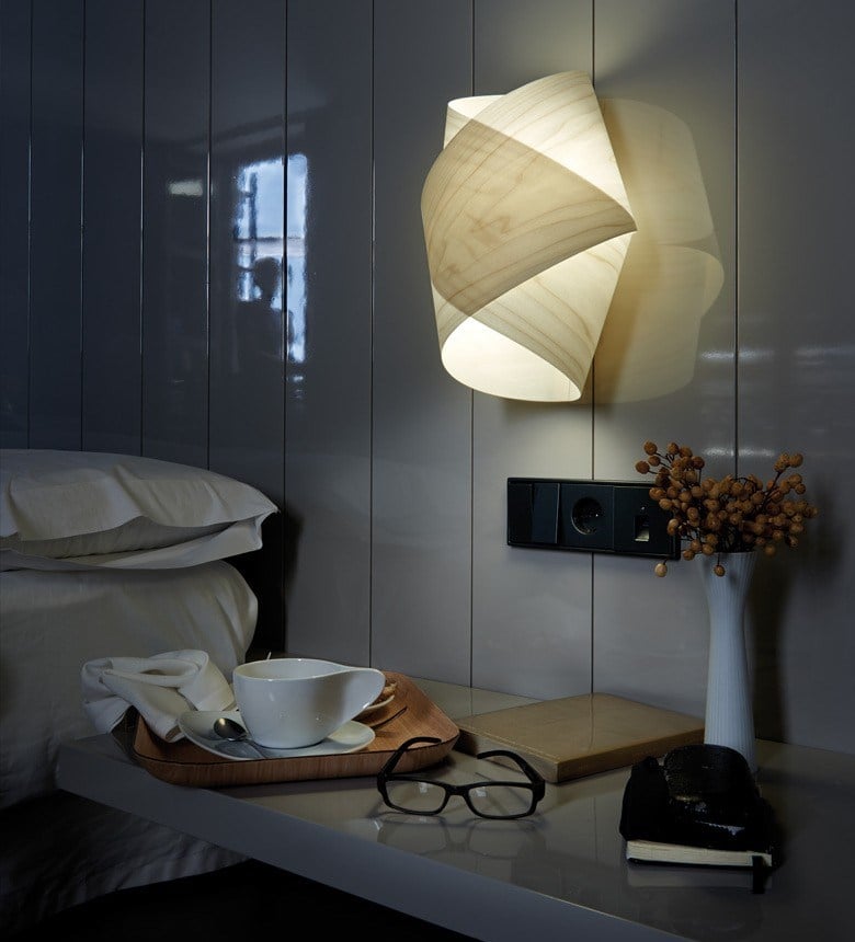 Wandleuchte-Holz-modern-futuristisch-Schlafzimmer-Nachttischlampe