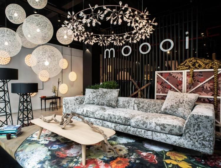 barock-design-marcel-wanders-teppich-muster-sofa-polster-showroom-moooi