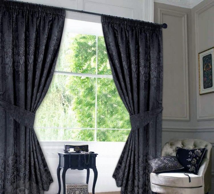 barock-gardinen-vorhange-schwarz-wohnzimmer