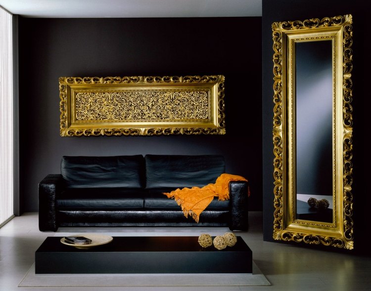 barock-mobel-modern-spiegel-gold-schwarz-wandfarbe-ledercouch