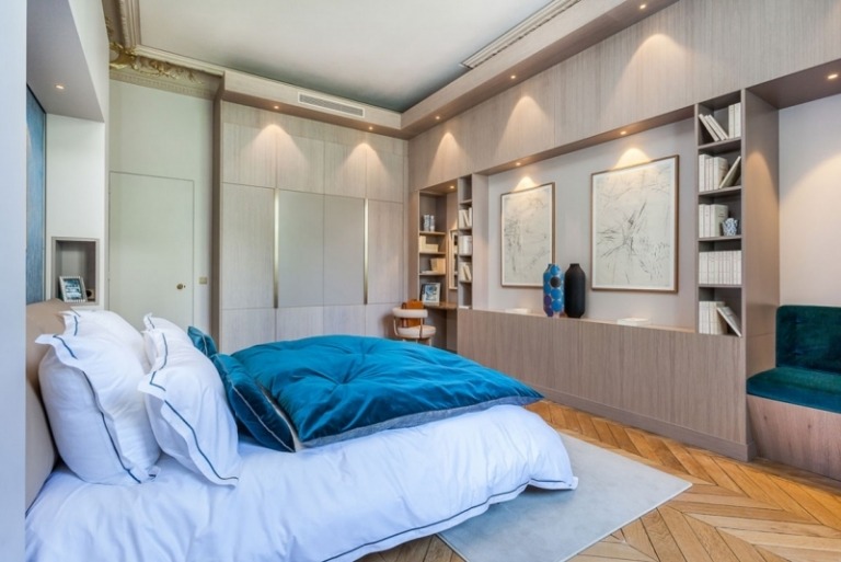 barock-trifft-moderne-paris-schlafzimmer-modern-beleuchtung-spots-beige