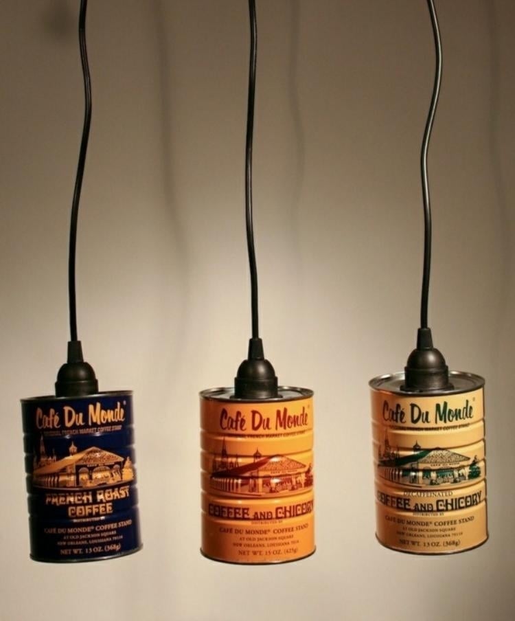 deckenlampe-selber-bauen-ideen-diy-blechdosen-alt-vintage-etikete-haengeleuchte