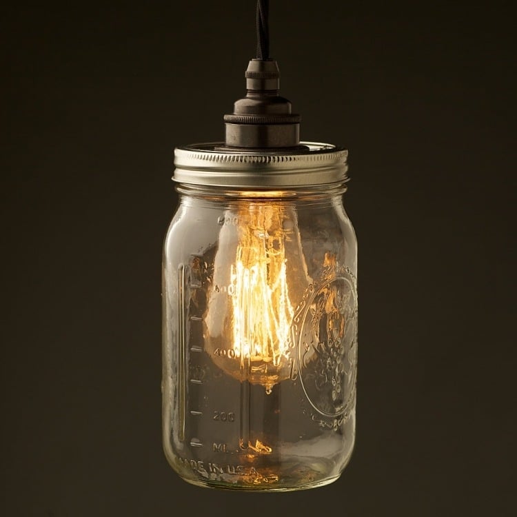 deckenlampe-selber-bauen-ideen-diy-glasdose-detail-leuchte-vintage-gluehbirne