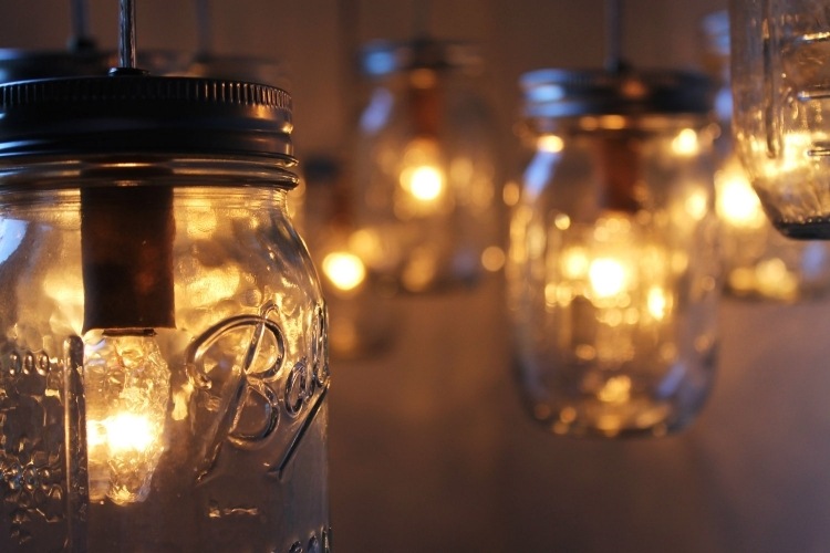 deckenlampe-selber-bauen-ideen-diy-grasdosen-vintage-transparent-leuchte