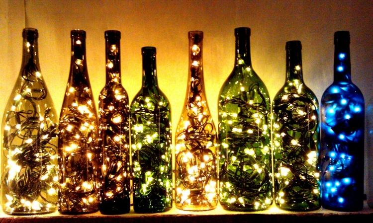 diy-lampe-flasche-selbermachen-lichterketten-leuchten-coole-idee