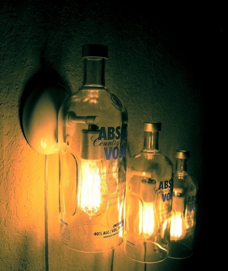 diy-lampe-flasche-selbermachen-vodka-absolut-transparent-wandleuchte-kreativ