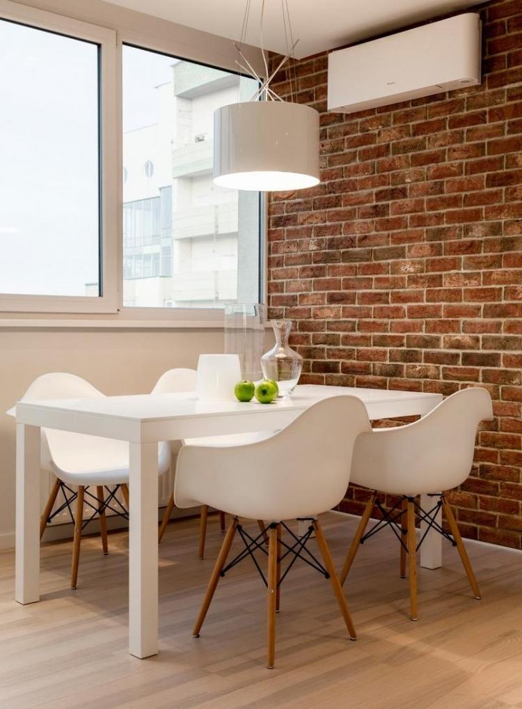 eames-plastic-chair-moderne-einrichtung-esstisch-weiss-backsteinwand-laminatt