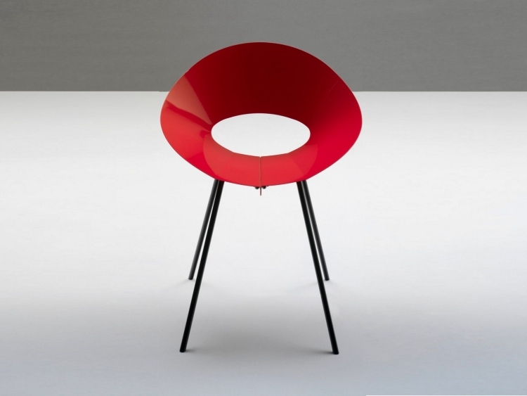 italienische-designermobel-stuhl-rot-schale-beine-schwarz-metall-kd04