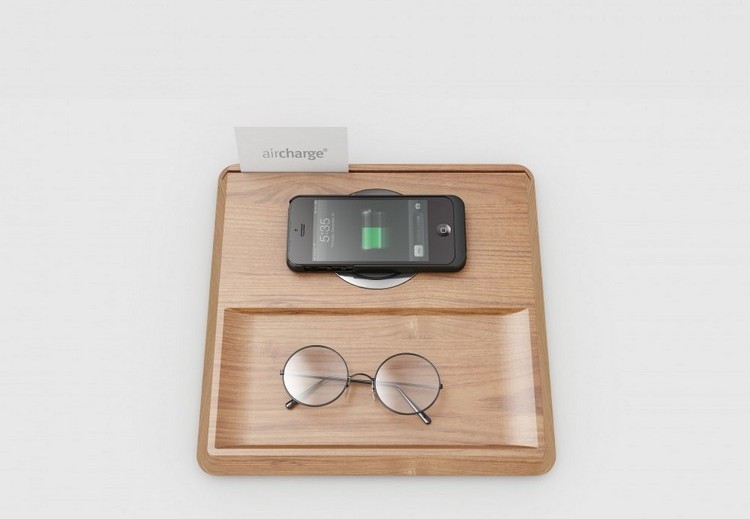 kabelloses-laden-aircharge-holz-design-ladestation-qi-technologie