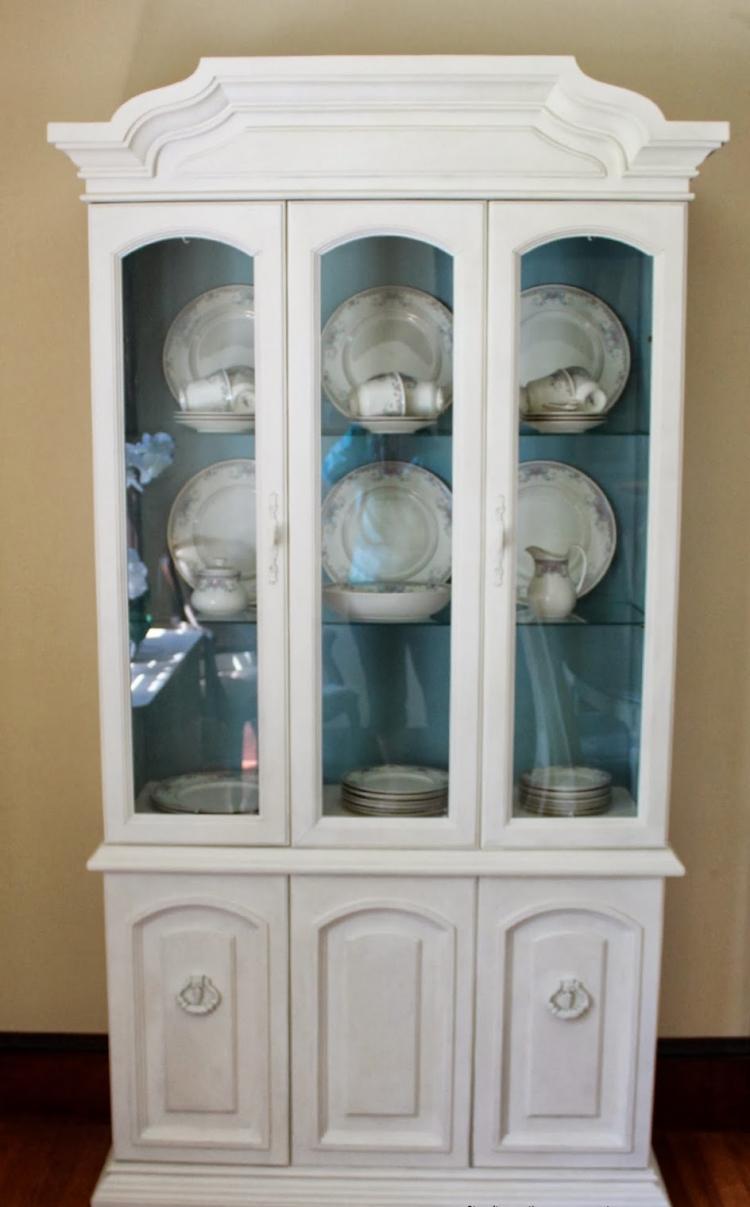 Küchenschrank in Weiß -vintage-vitrine-geschirr-porzellan-antik