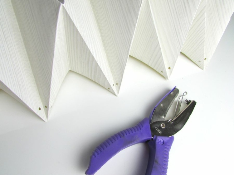 lampe-origami lochzange papier lampenschirm interieur beleuchtung