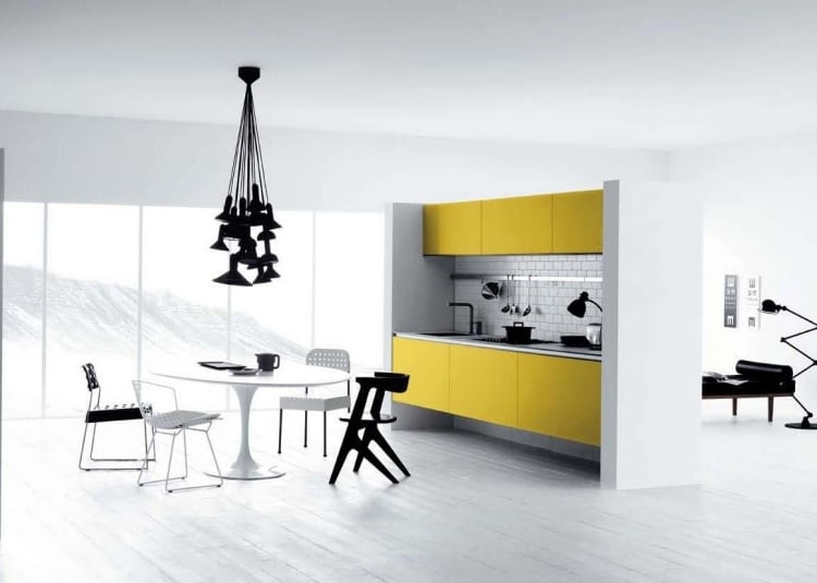 moderne-kucheneinrichtungen-hi-tech-minimalistisch-gelb-weiss-klein-esstisch-kuechnzeile