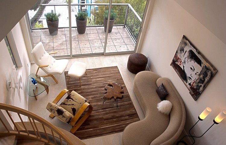 runde-sofas-modern-beige-rechteckiger-brauner-teppich