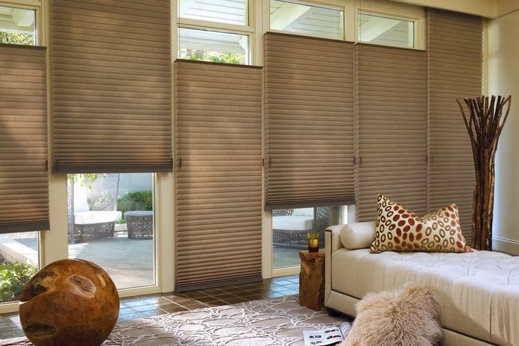 Sonnenschutz für Fenster innen - Plissees statt Gardinen