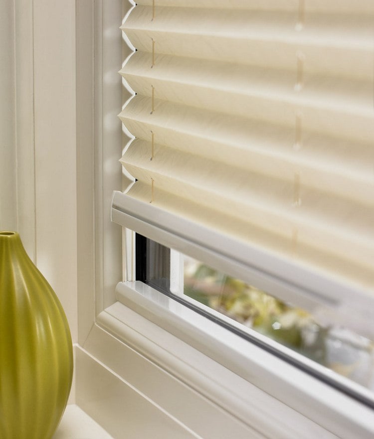 Sonnenschutz für Fenster innen plissees-montage-ohne-bohren