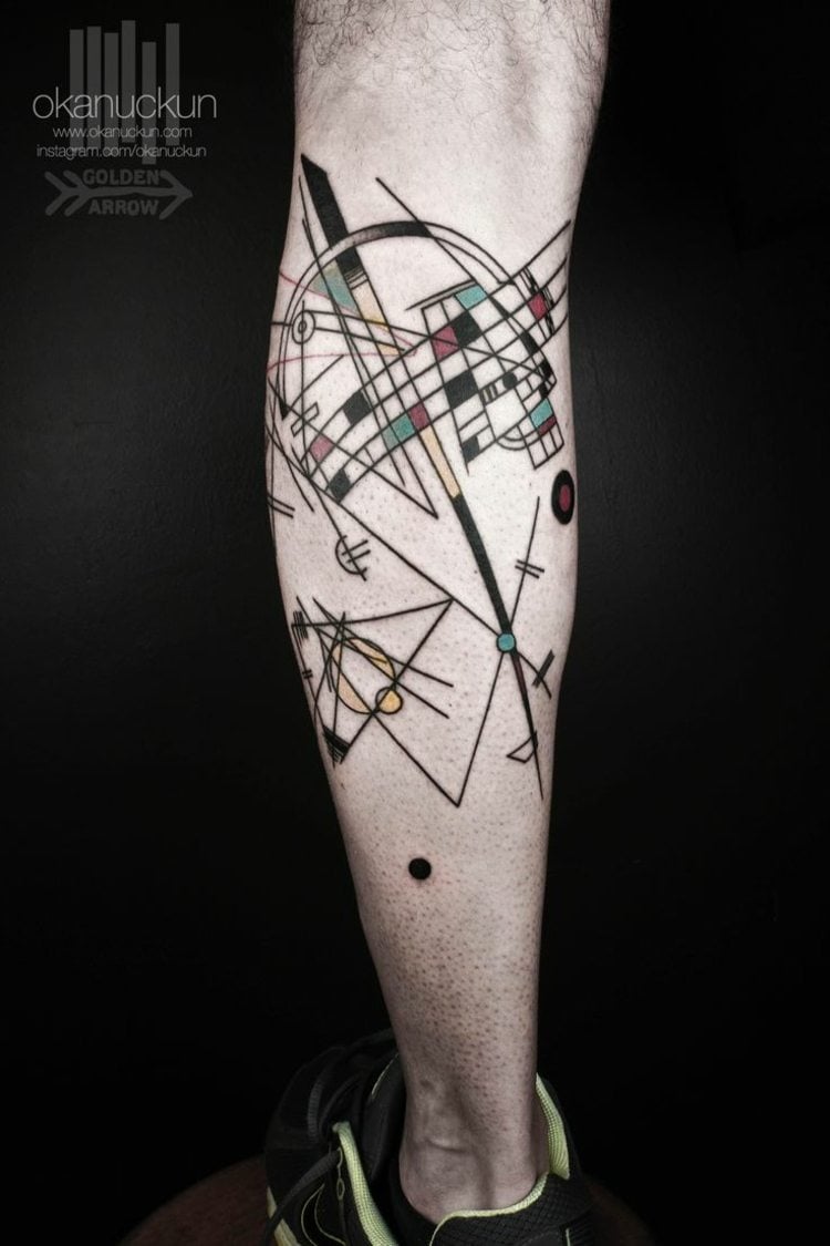 tattoos mit surrealem design abstrakt-bunt-akzente-wade-idee