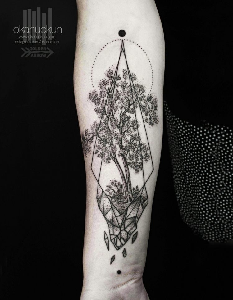tattoos mit surrealem design punkte baum romantisch geoemtrisch linien
