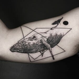 tattoos mit surrealem design wal 3d dreiecke