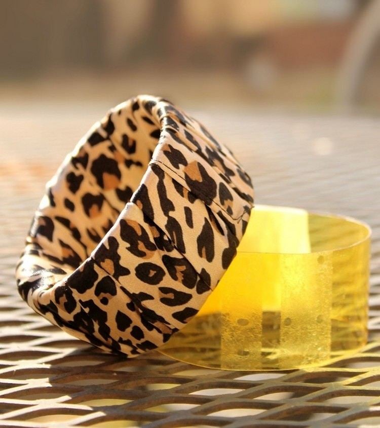 basteln-pet-flaschen-armband-stoff-leopardenmuster