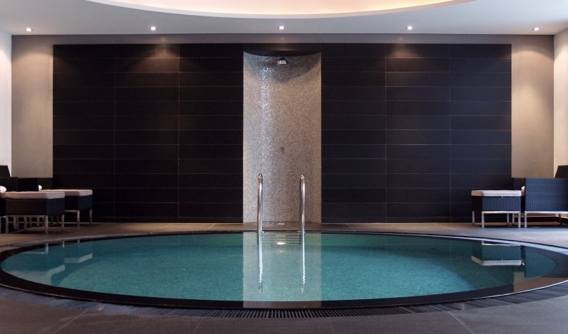 design-hotels-deutschland-binz-ruegen-insel-ceres-spa-pool