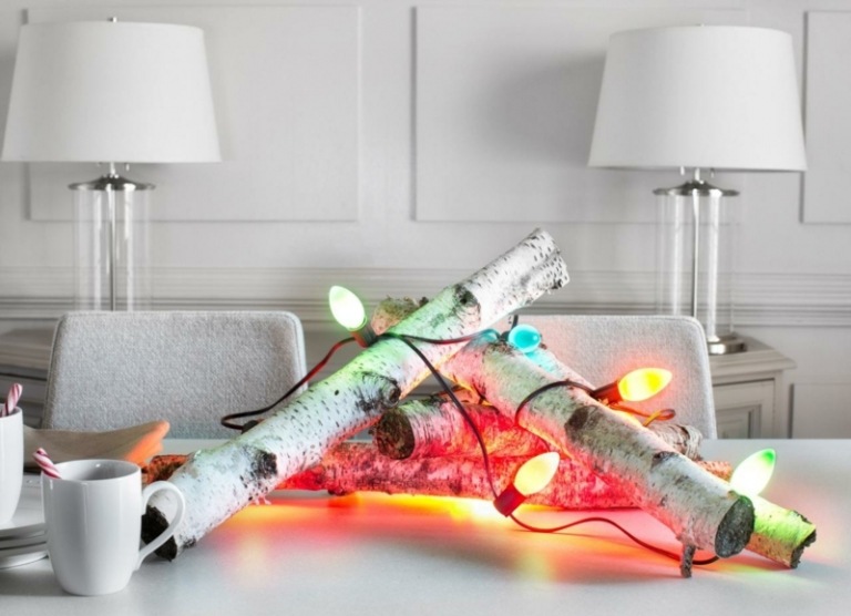 diy beleuchtung weihnachten modern skandinavisch birke aeste lichterkette retro bunt