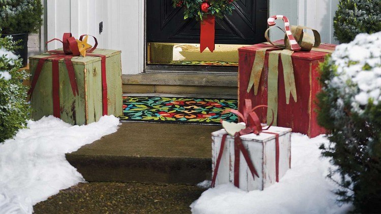 gartendeko-holz-weihnachten-selber-machen-geschenkboxen-veranda