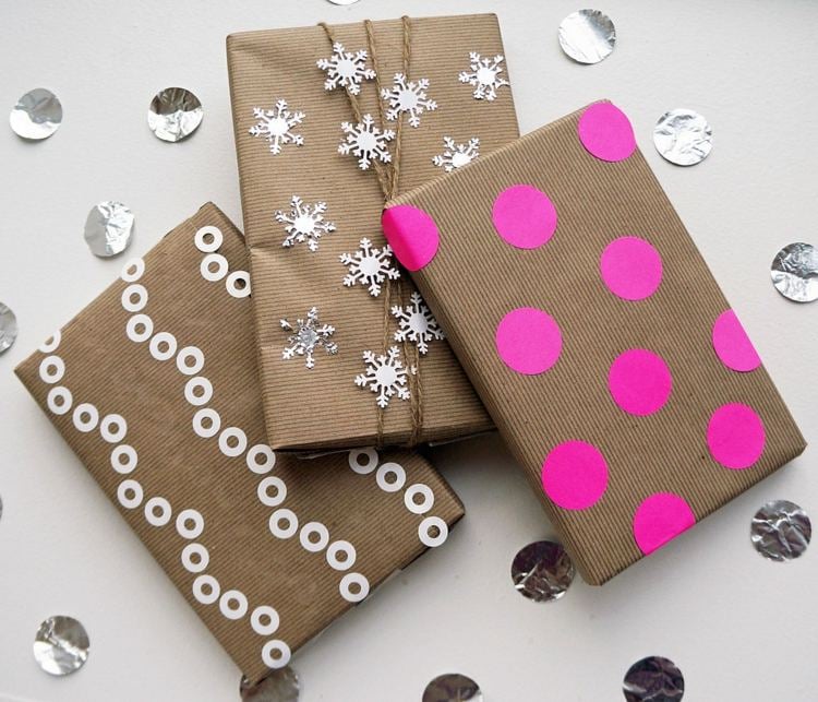 geschenkverpackungen basteln winter idee schneeflocken papier deko kreise punkte