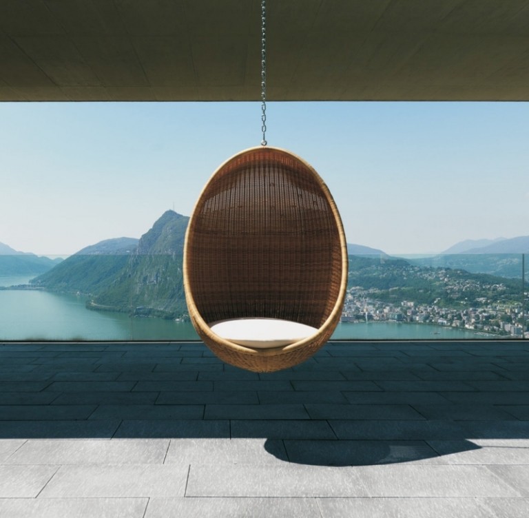 hangesessel-korb-rattan-modern-geflecht-terrasse-ausblick-egg-chair