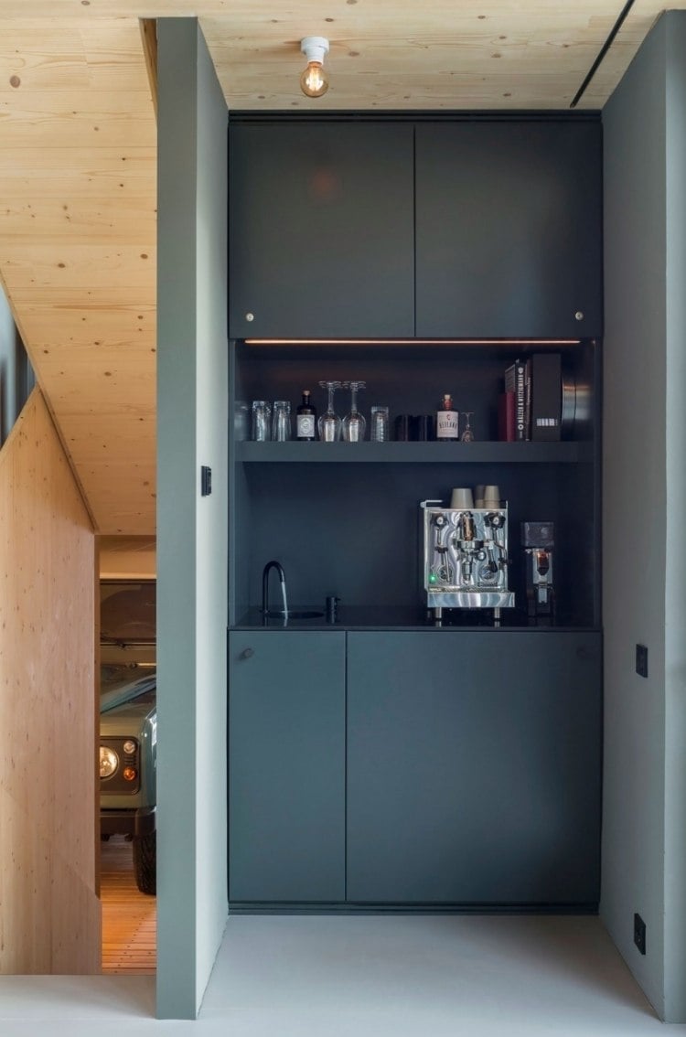 modernes-wohnen-klein-architektenhaus-kueche-kuechenzeile-grau-anthrazit-minimalistisch