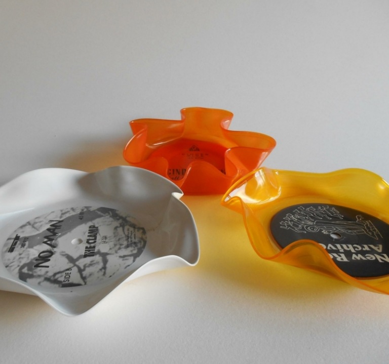 schale aus schallplatte weiss orange gelb inspiration transparent modern