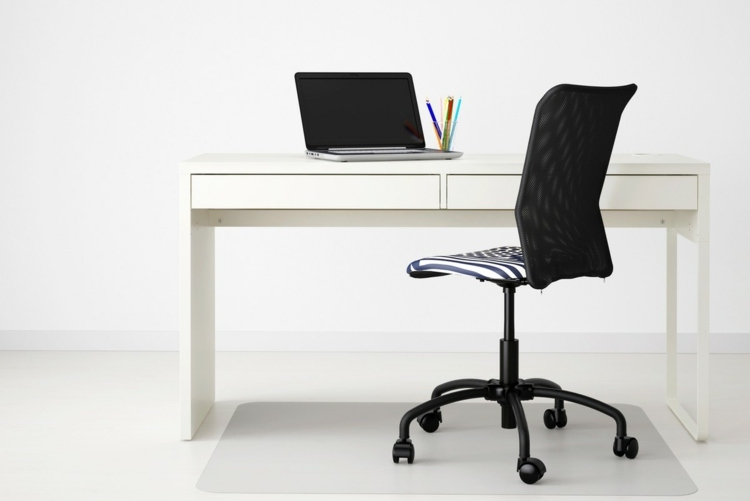 schreibtisch home office weiss farbe originell stuhl schwarz elegant laptop schublaeden