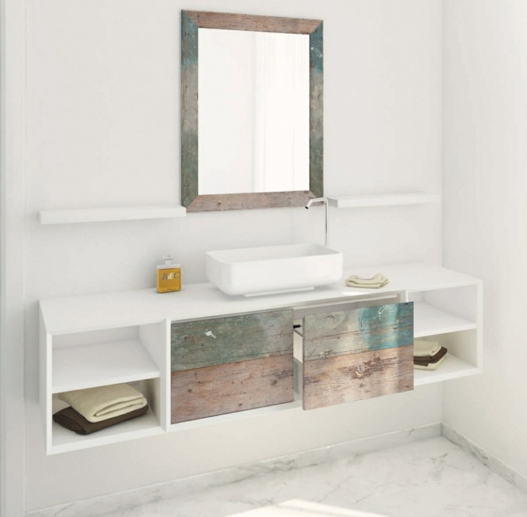 shabby badezimmer möbel schwebe effekt waschschrank regale marmor fussboden