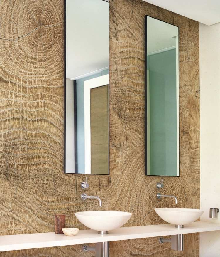Holz Tapete -holzoptik-fottapete-badezimmer-doppelwaschtisch-spiegel-armatur-aufsatzwaschbecken
