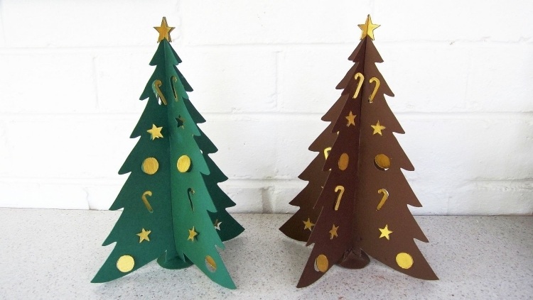 weihnachtsbaum-basteln-kinder-alternative-pappe-karton-christbaum-selber-machen