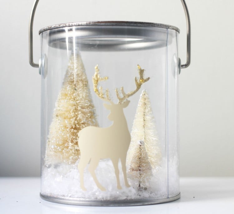 weihnachtsdeko-glas-selber-machen-kunstschnee-goldene-dekorationen