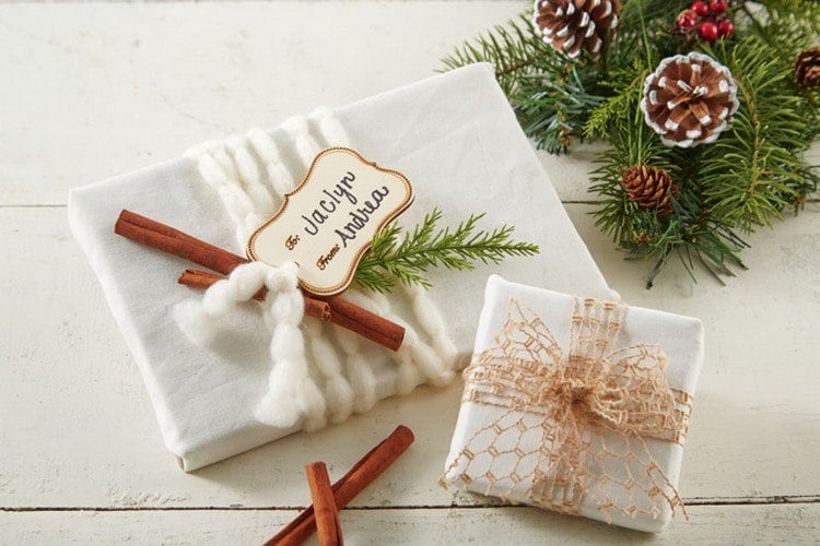 weihnachtsgeschenke-verpacken-ideen-wolle-schnur-zimtstangen