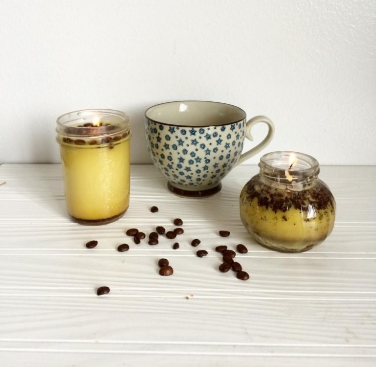Bastelideen mit Kaffeebohnen -kerzen-anleitung-wachs-gelb-teetasse-vintage