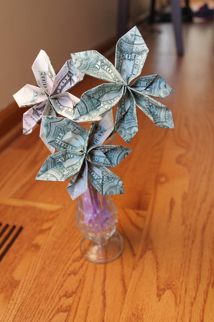 geldschie-falten-blume-origami-vase-glas-deko-kreativ