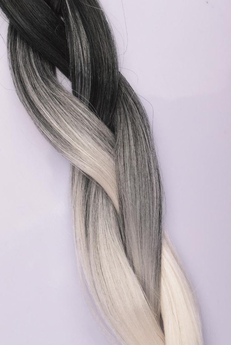 haare-grau-farben-trend-haar-extensions-dunkel-silber-blond