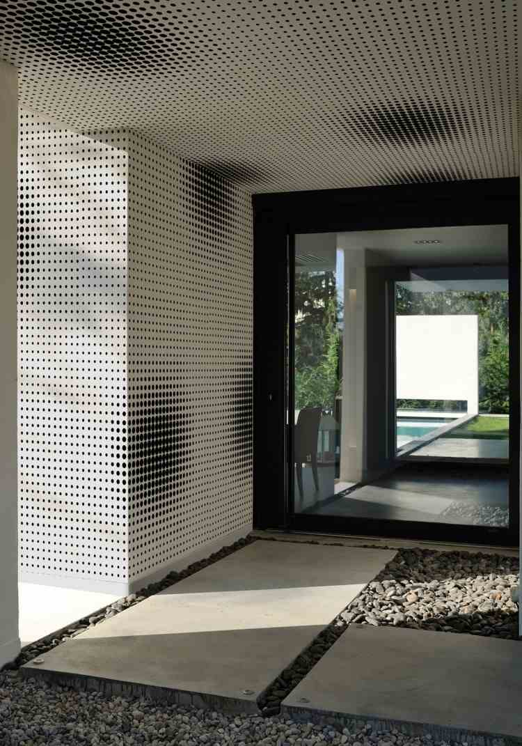 moderne-fassadengestaltung-outdoor-dekoration-schwarz-weiss-raster-graphisch
