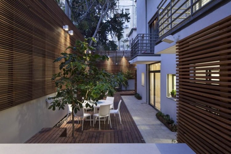 Sichtschutz aus Holz -garten-modern-outdoor-essbereich-stadt-wohnung-architektur