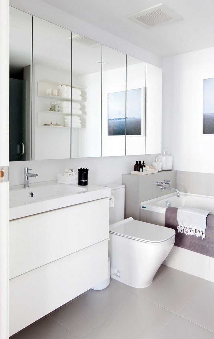 skandinavisch-einrichten-badezimmer-spiegelschrank-badewanne-eingemauert
