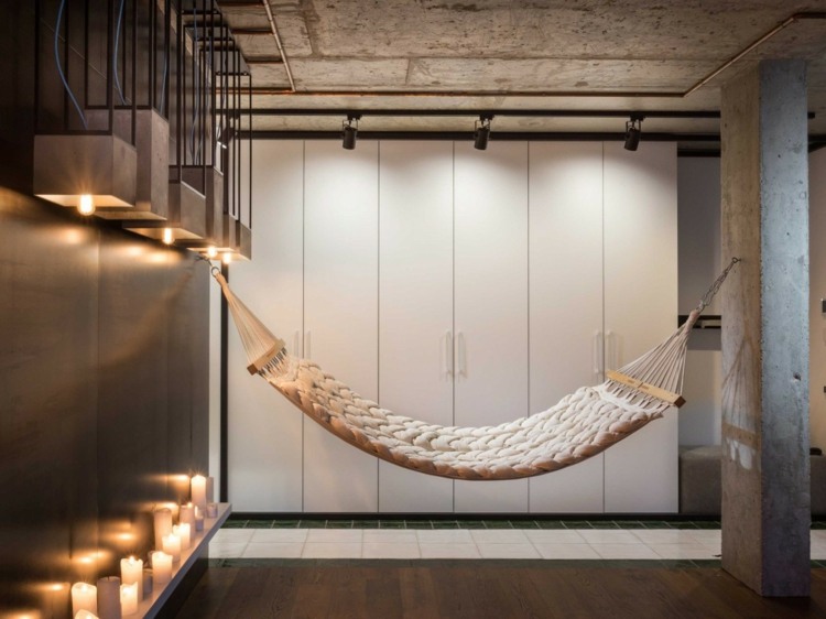 weinregal design idee kerzen deko idee lounge haengematte modern